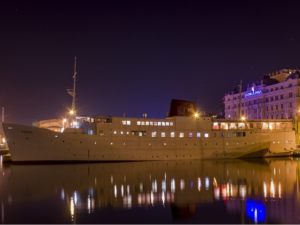 Botel Marina