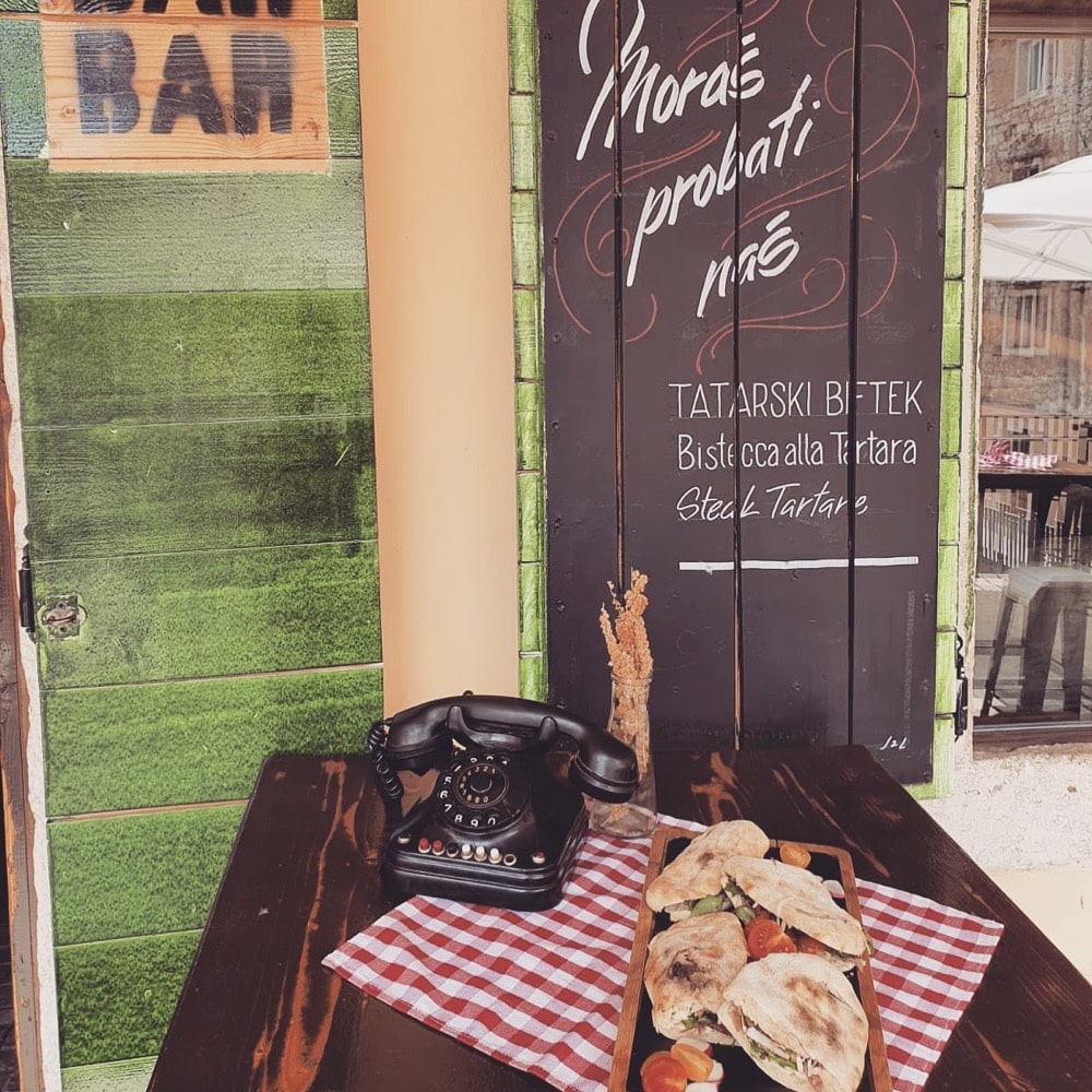 Bar Bar