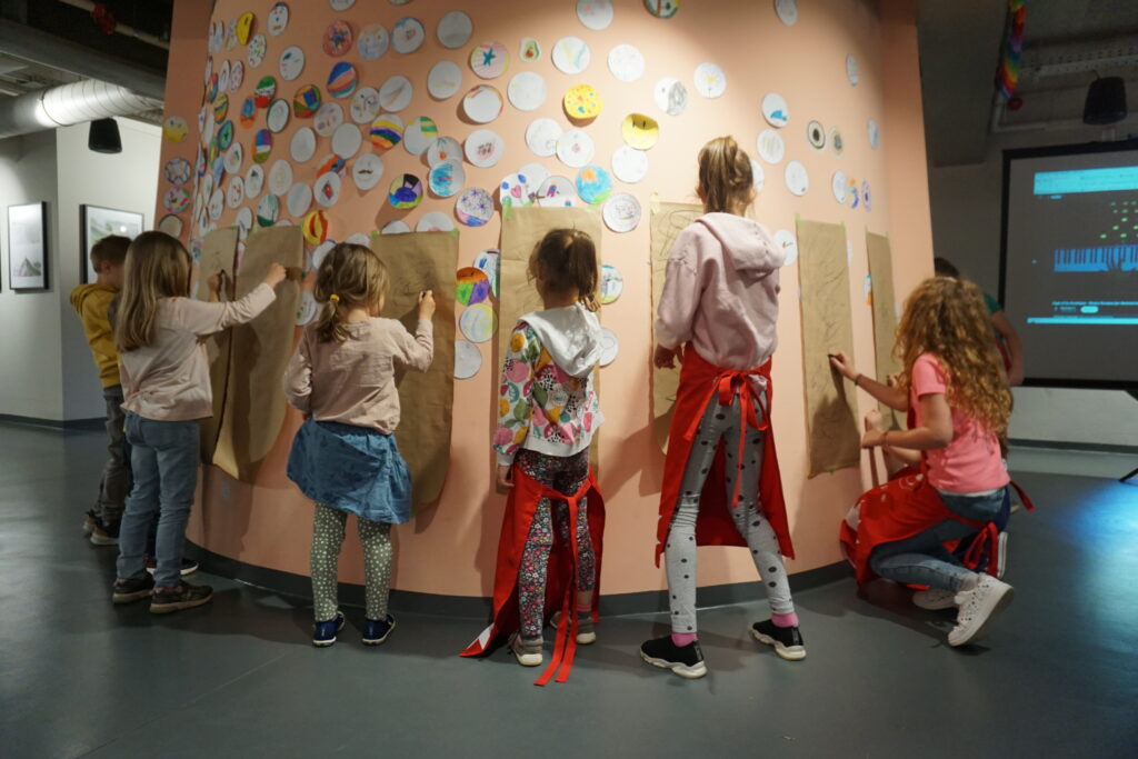 Škrabaonica specijal: Ulovimo zajednički pokret, radionica pop art-a